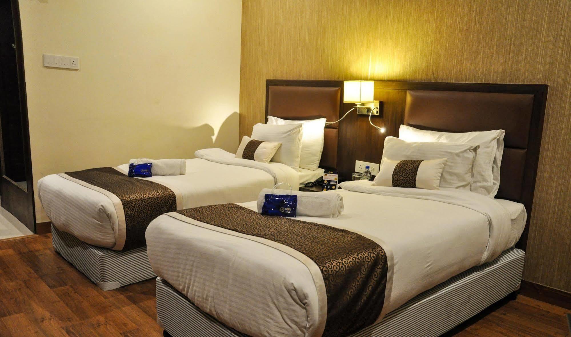 Hotel Casaya Inn Chinhat Eksteriør billede
